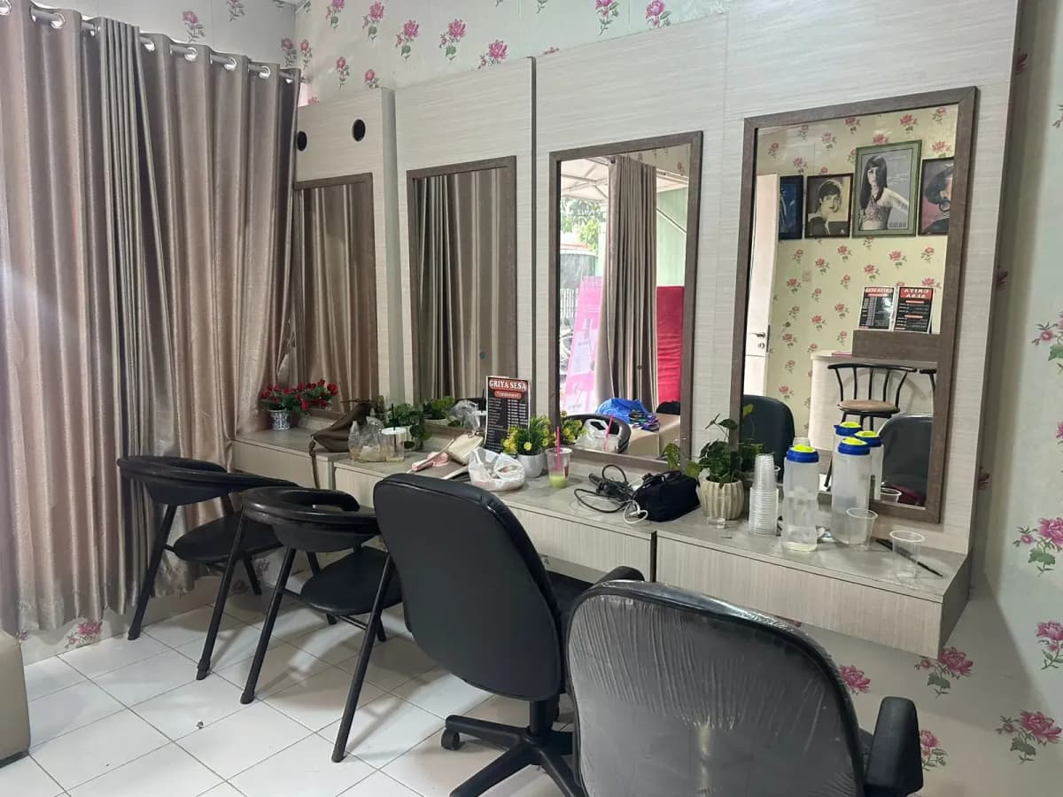Interior salon kecantikan Griya Sesa Salon di Bekasi