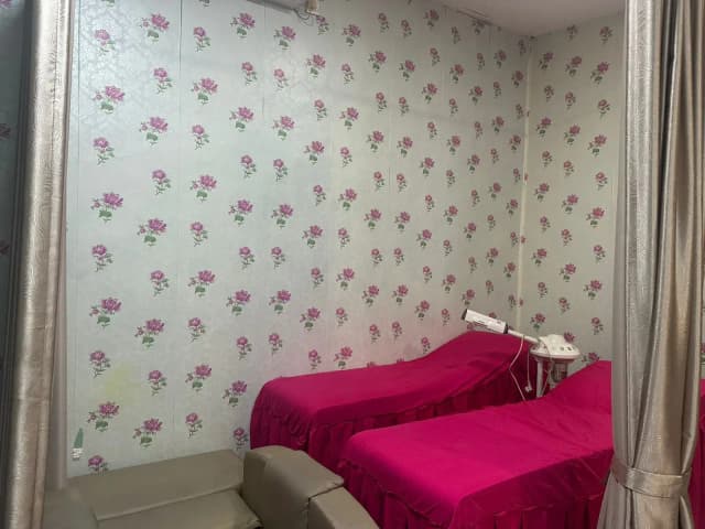 Perawatan facial di Griya Sesa Salon Bekasi